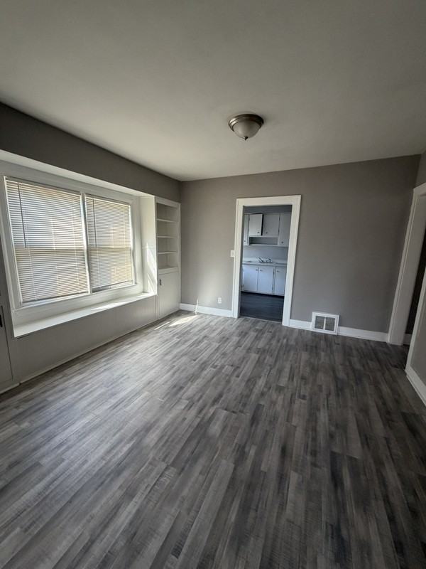 7901 Dorver Ave - Photo 2 of 7