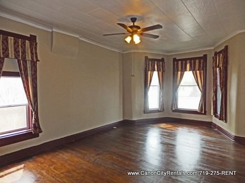 627 E 2nd St - Photo 2 of 13
