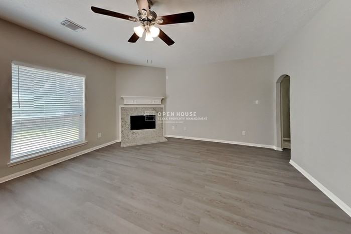 2610 Hilldale Park Ln - Photo 4 of 21