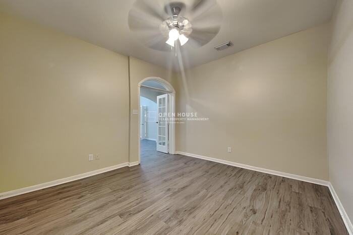 3007 Davey Oaks Dr - Photo 6 of 24