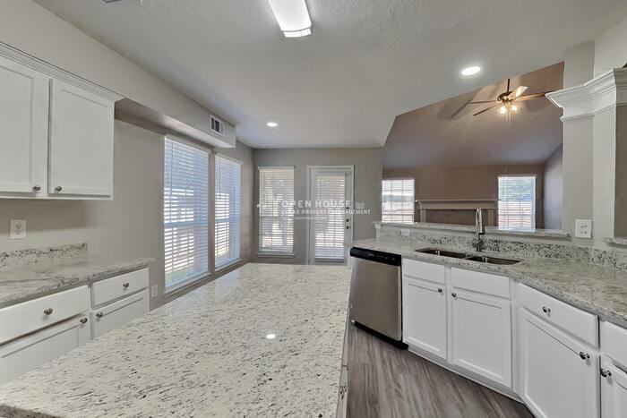 27089 Monarch Wood Dr - Photo 7 of 26