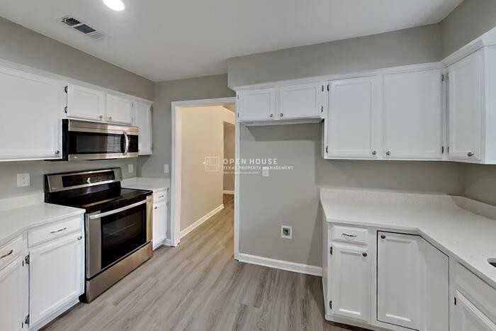 7512 Lake Arrowhead Dr - Photo 6 of 23
