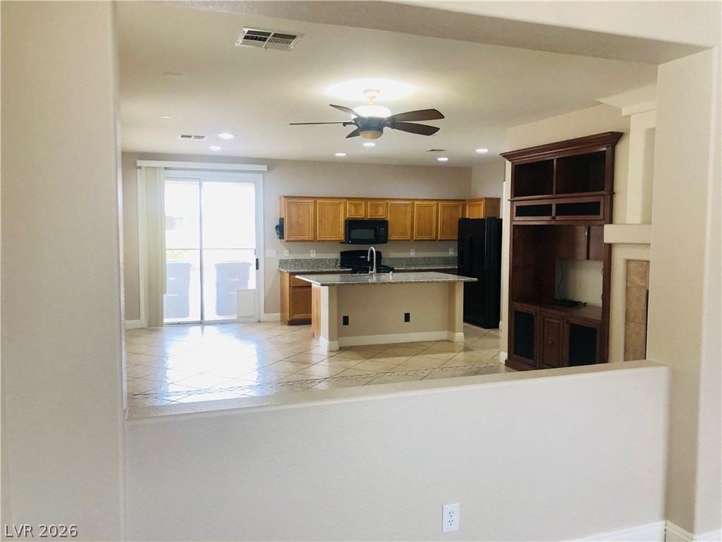 7606 Brambleberry Ct - Photo 7 of 29