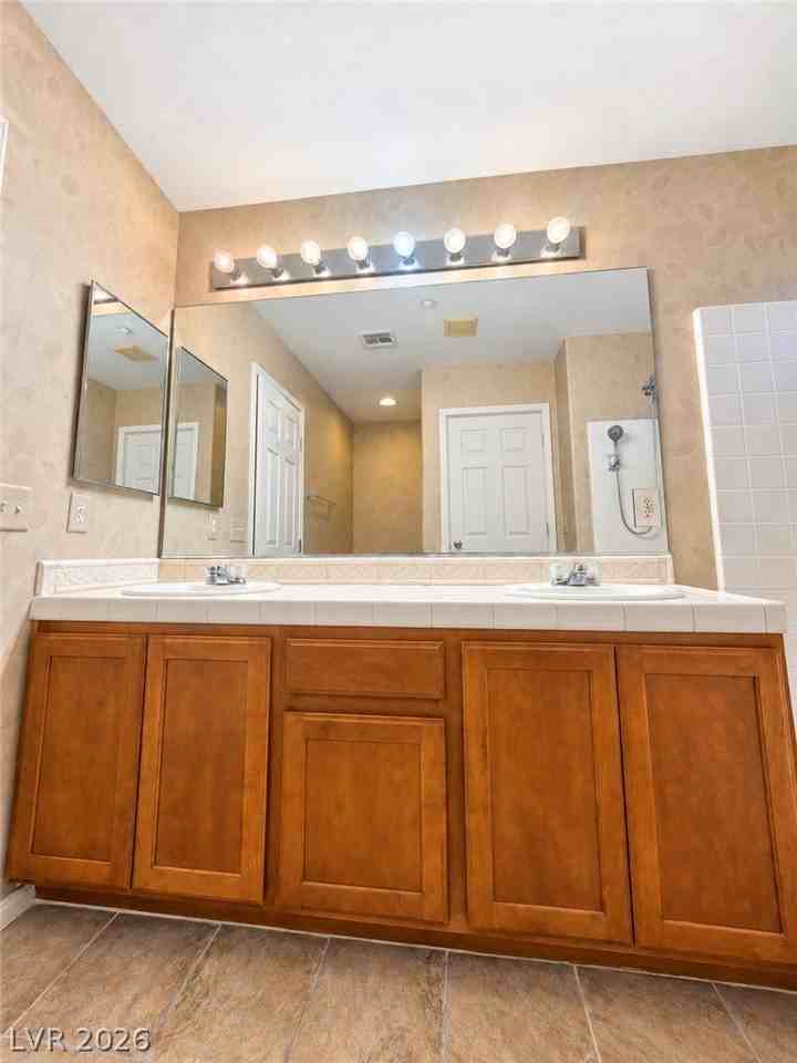 6485 Abbotsford House Ct - Photo 7 of 26
