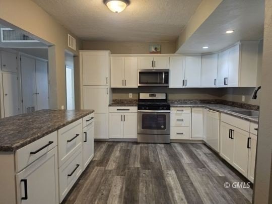 1481 Cherry Ave - Photo 3 of 15