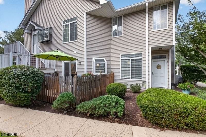 32 Birchwood Rd - Photo 2 of 30