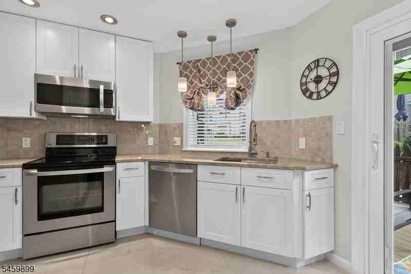 32 Birchwood Rd - Photo 7 of 30