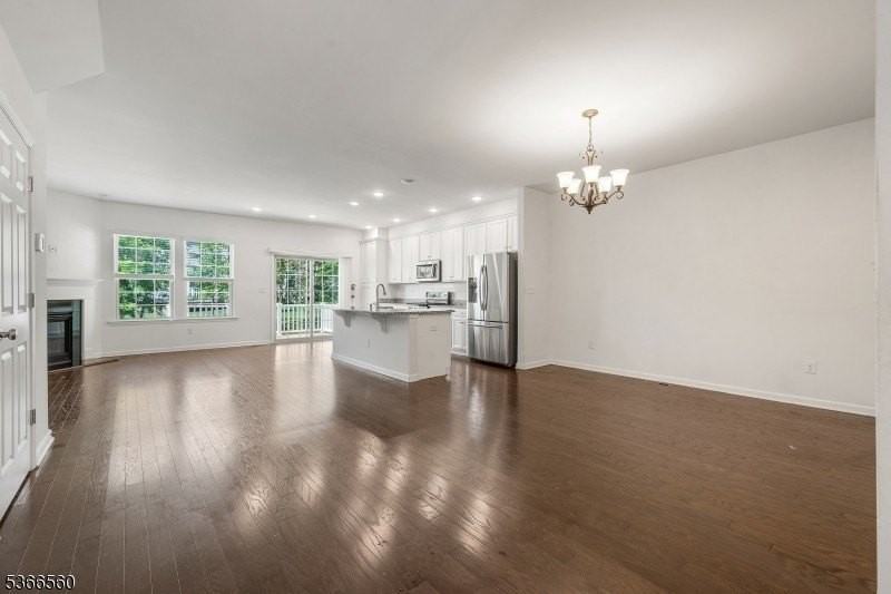 43 Albert Ct - Photo 5 of 28