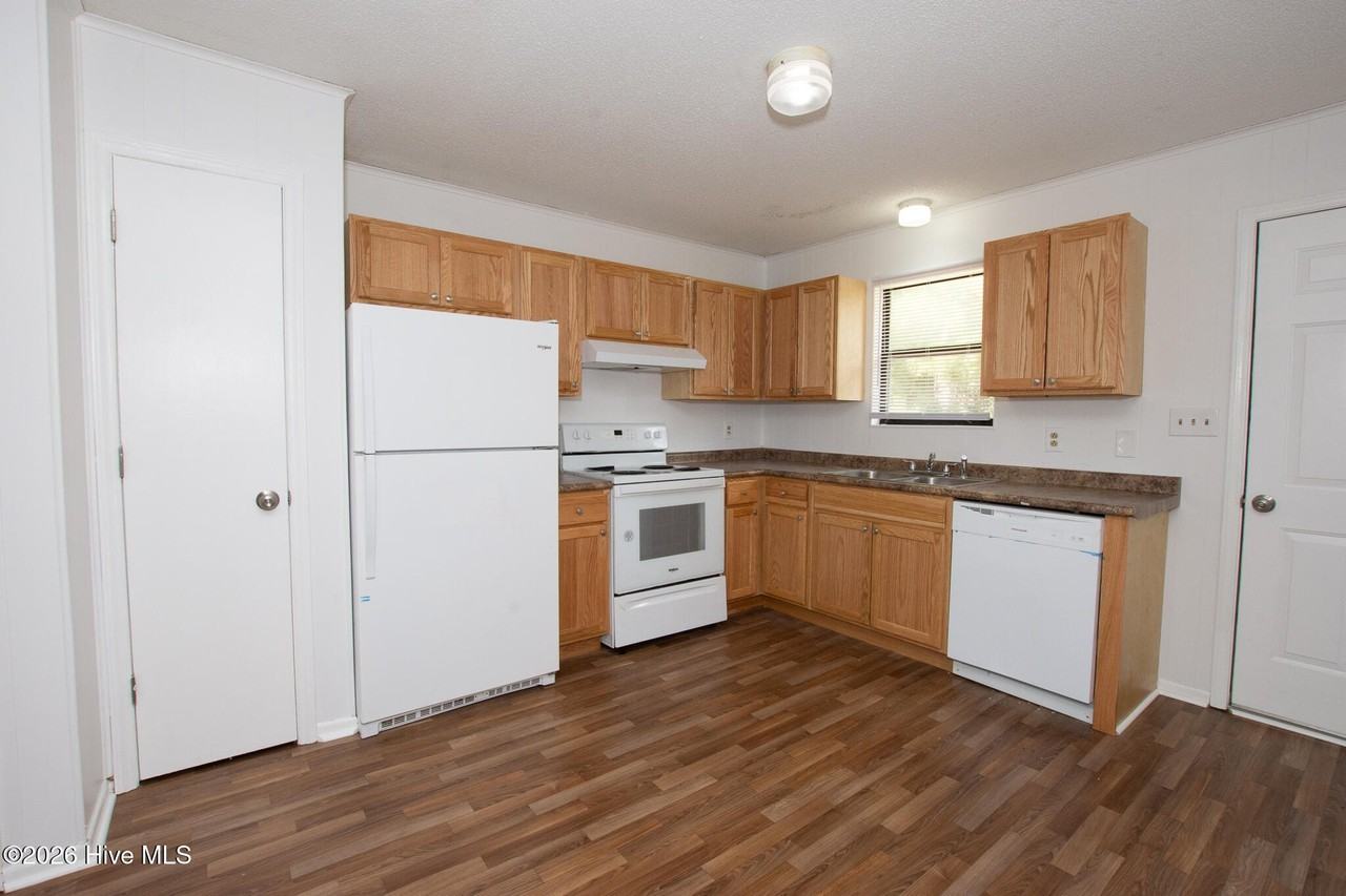 104 Ravenwood Dr #D - Photo 6 of 15