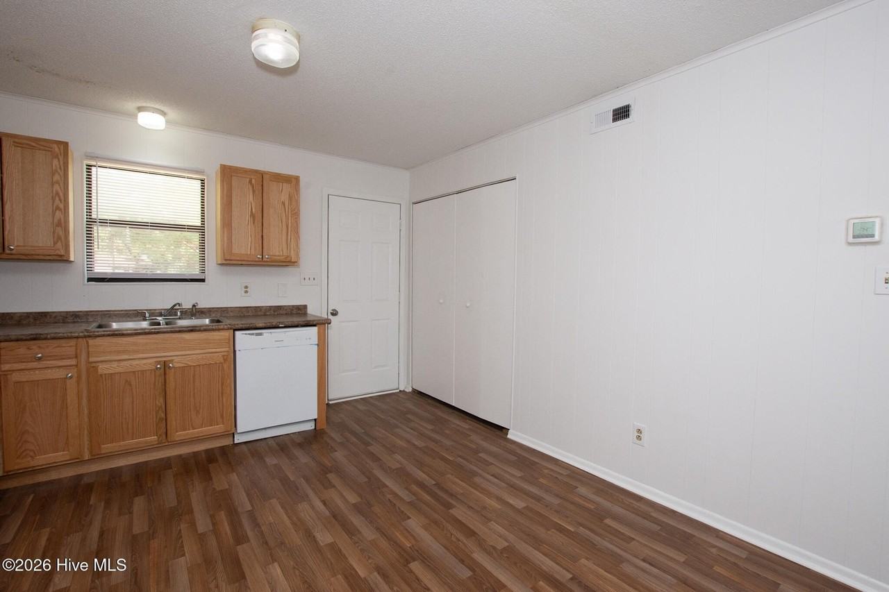 104 Ravenwood Dr #D - Photo 7 of 15