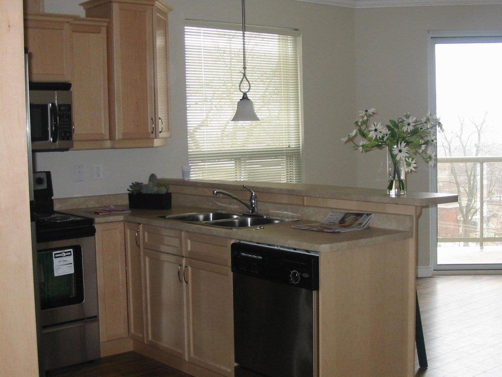 435 Colborne St - Photo 2 of 5