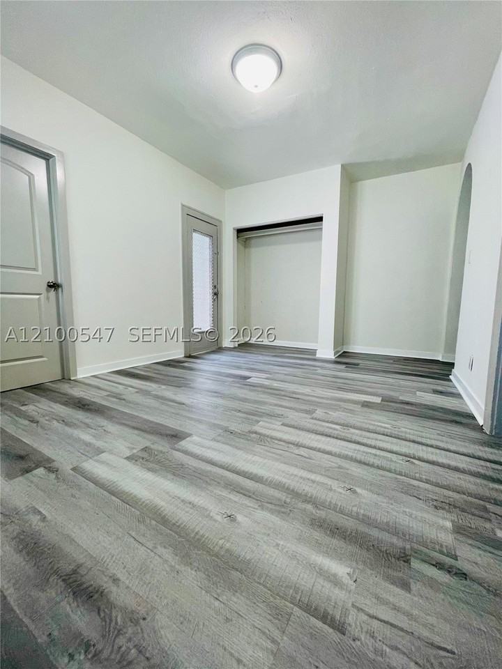 442 Sw 10th Ave #1 - Photo 2 of 13