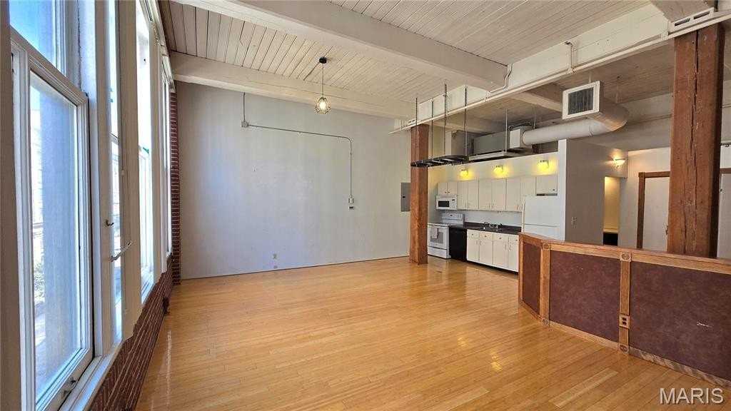 1300 Washington Ave #402 - Photo 4 of 6