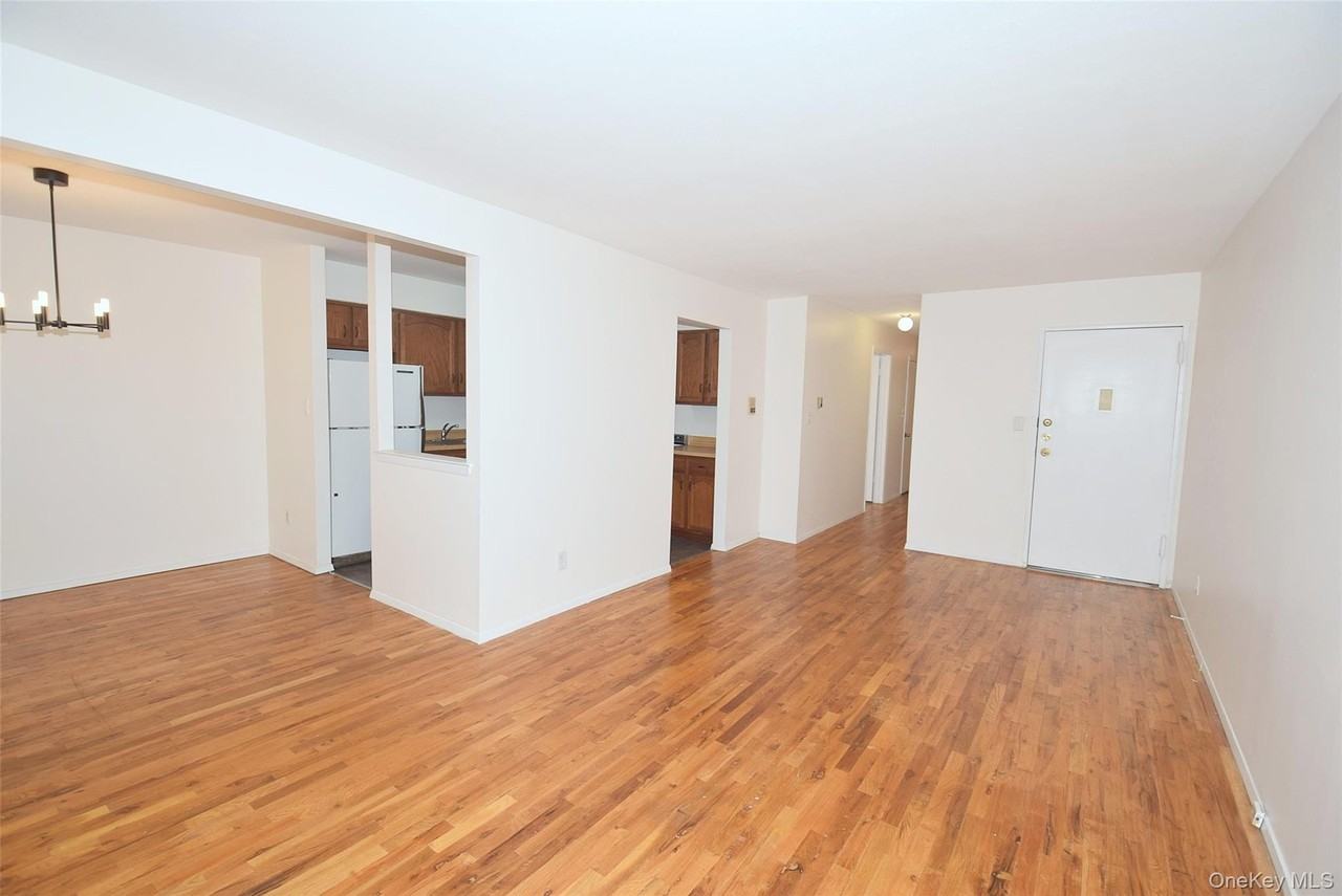 22047 67th Ave - Photo 2 of 20