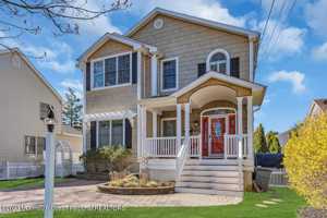 featured image of 323 E Main St