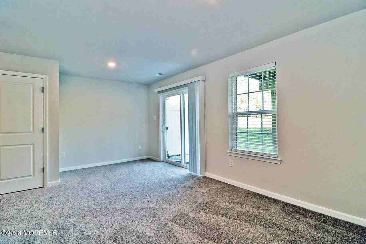 27 Forest Park Dr - Photo 4 of 13