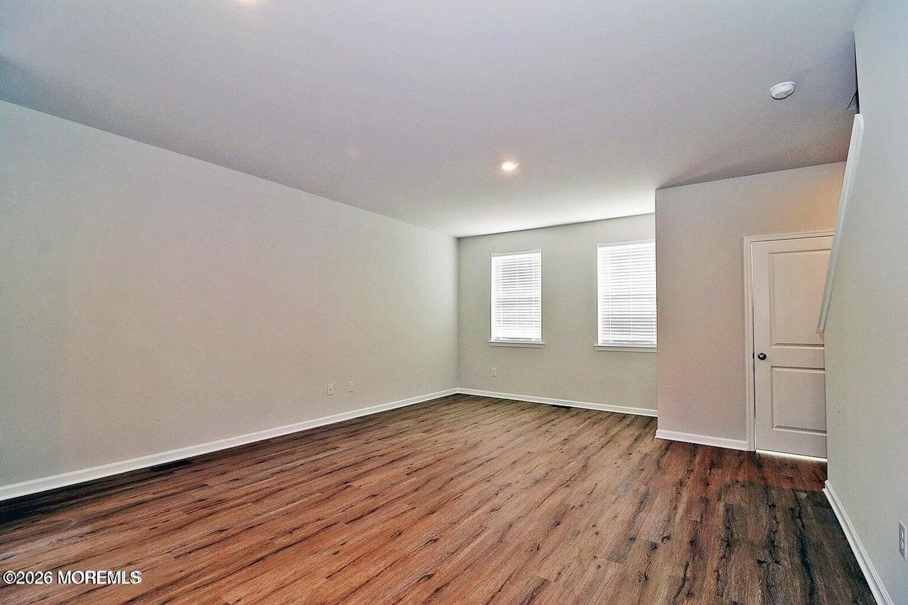 27 Forest Park Dr - Photo 7 of 13