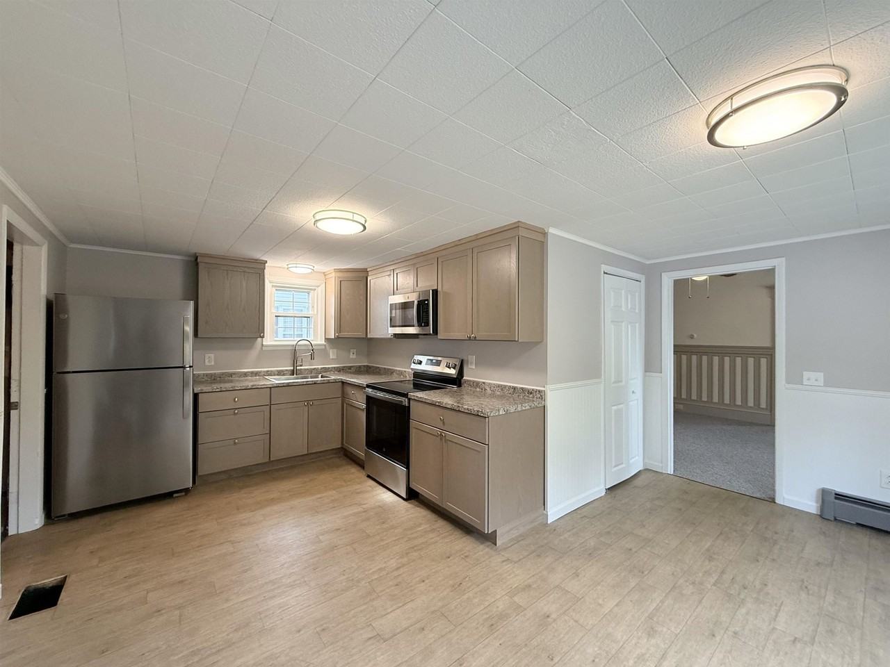 3025 Brown Ave - Photo 2 of 9