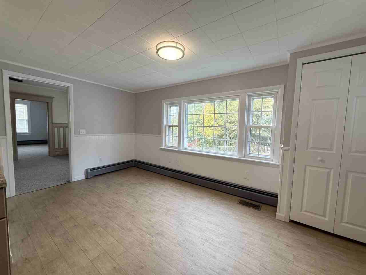 3025 Brown Ave - Photo 3 of 9
