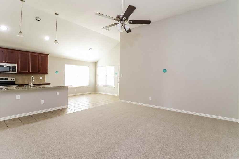 7105 Mohegan Dr - Photo 4 of 16