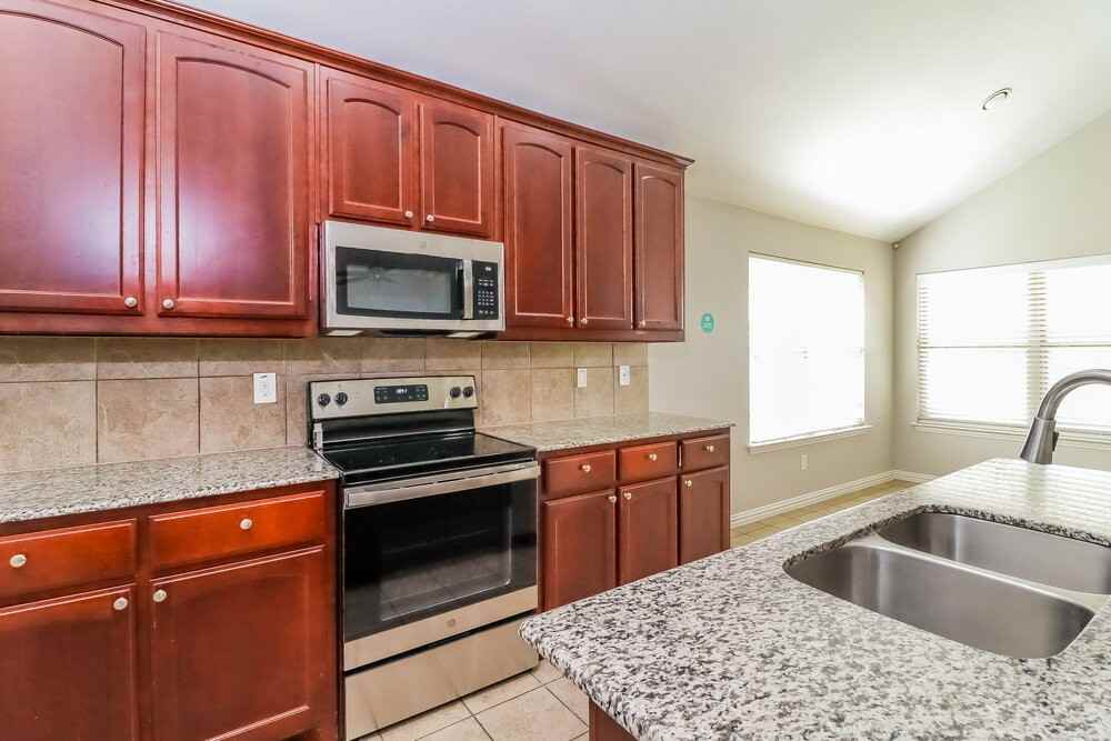 7105 Mohegan Dr - Photo 7 of 16