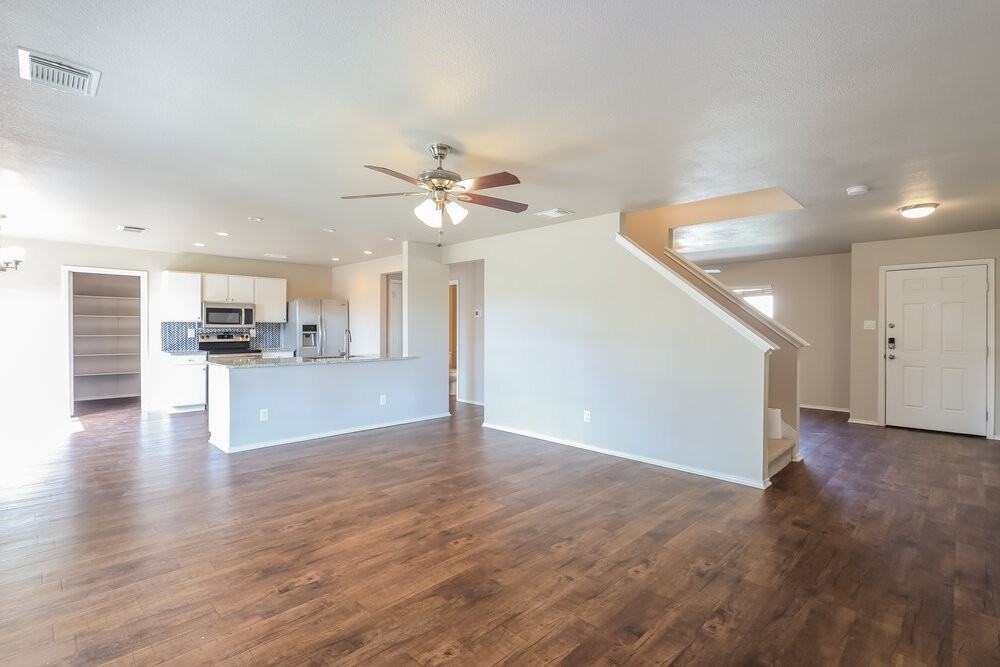 718 Las Puertas - Photo 5 of 17