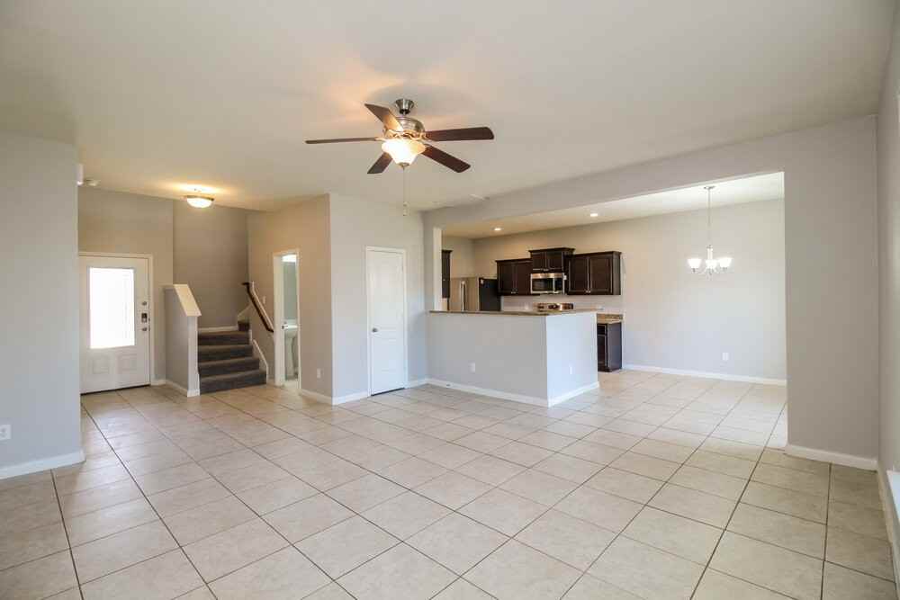 8 Heron Dr - Photo 4 of 17