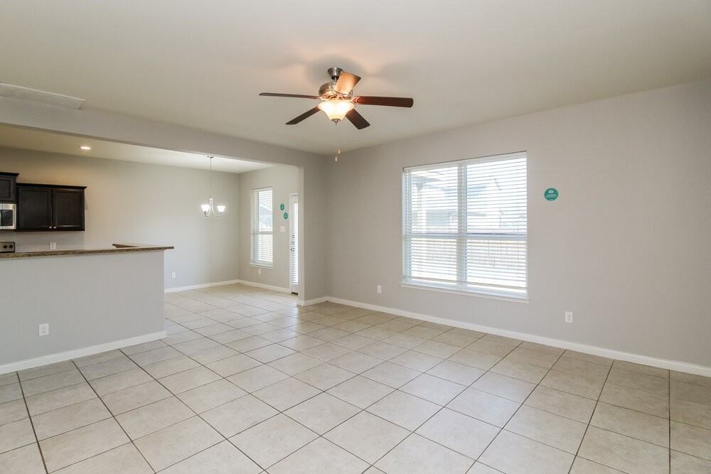 8 Heron Dr - Photo 6 of 17