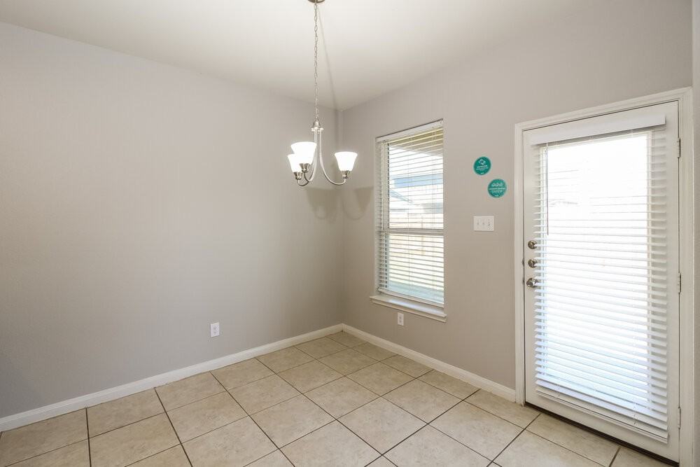 8 Heron Dr - Photo 7 of 17