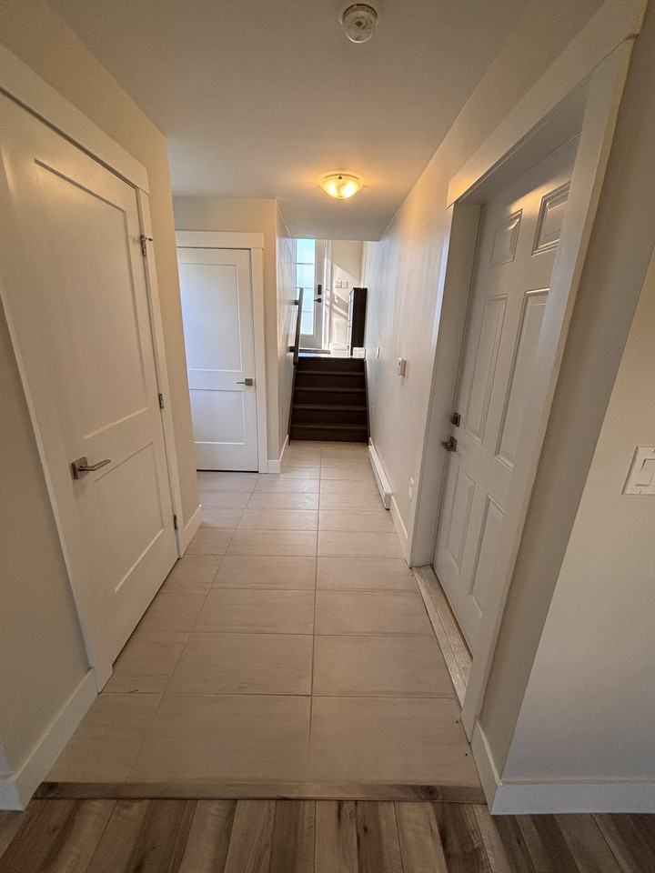 67 Travertine Court - Photo 4 of 34