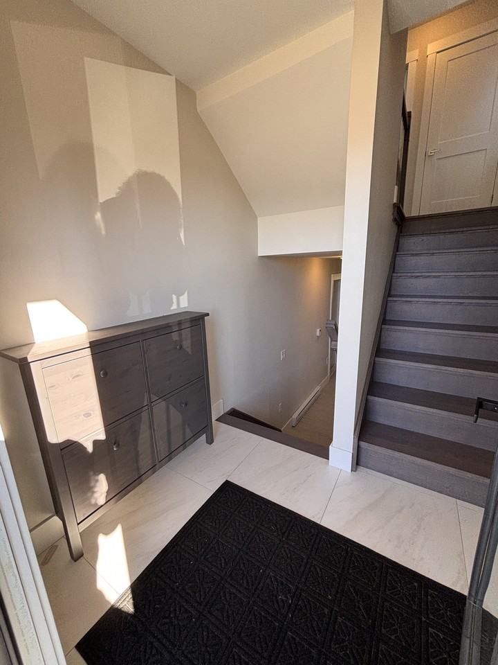 67 Travertine Court - Photo 3 of 34