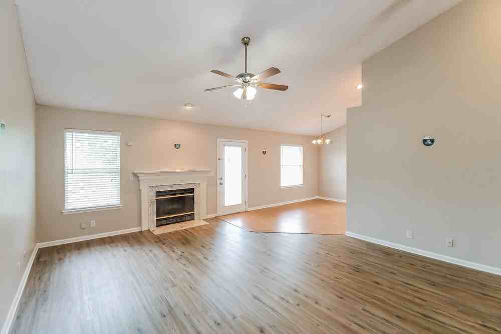 7741 Sugartree Ct - Photo 4 of 16