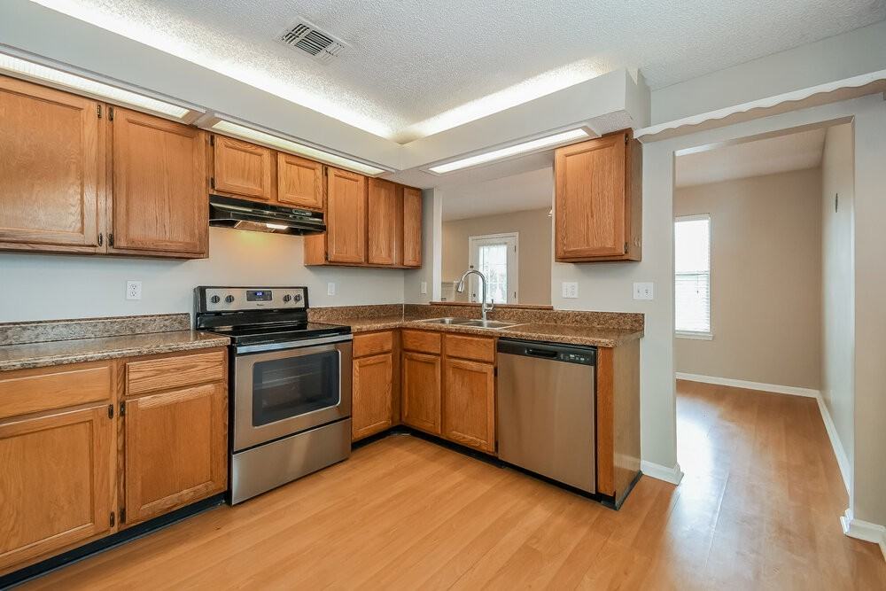 7741 Sugartree Ct - Photo 6 of 16