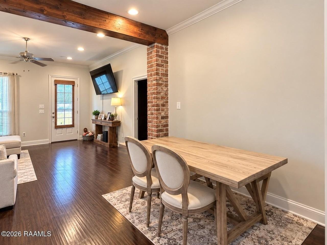 707 Ira St - Photo 4 of 9
