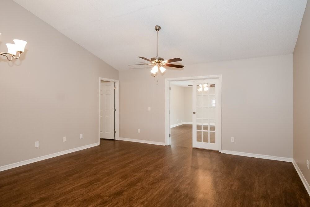 7640 Pilgrims Trace Dr - Photo 3 of 16