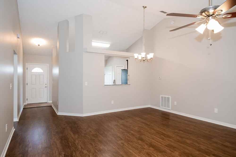 7640 Pilgrims Trace Dr - Photo 4 of 16