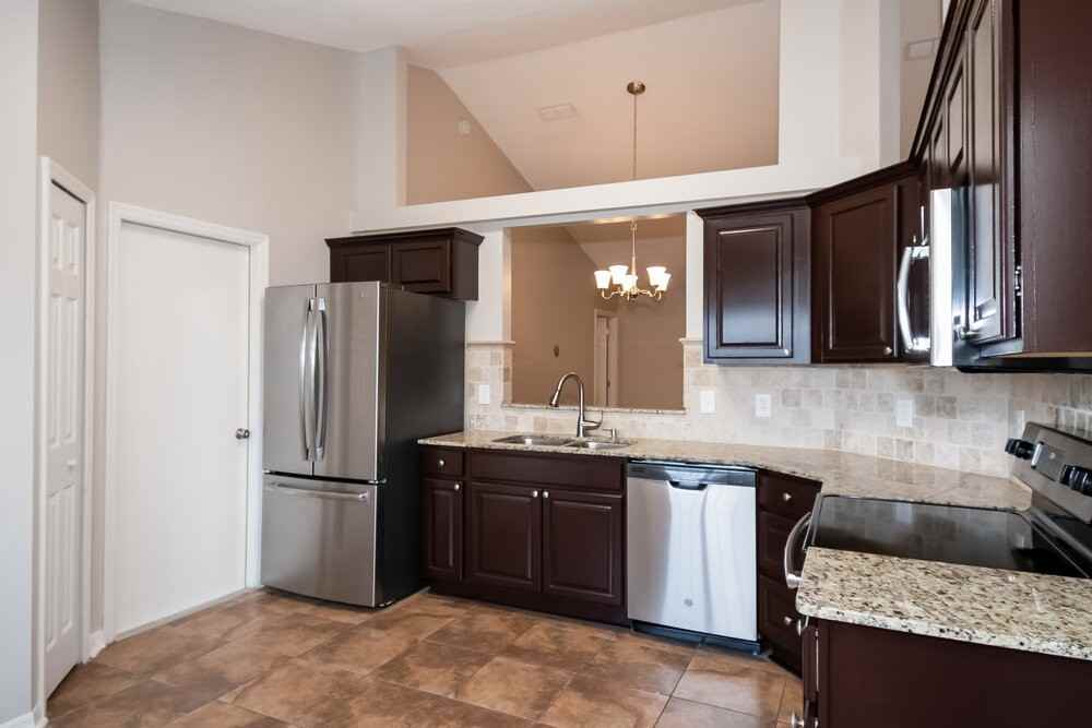 7640 Pilgrims Trace Dr - Photo 5 of 16