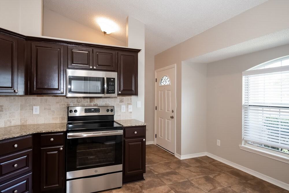 7640 Pilgrims Trace Dr - Photo 6 of 16