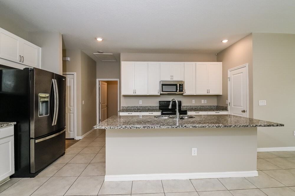 11821 Clare Hill Ave - Photo 6 of 16