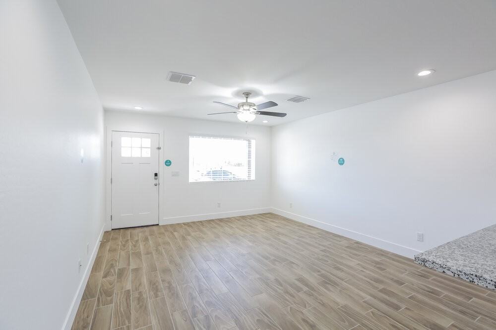 5921 S 13th Ave - Photo 4 of 16