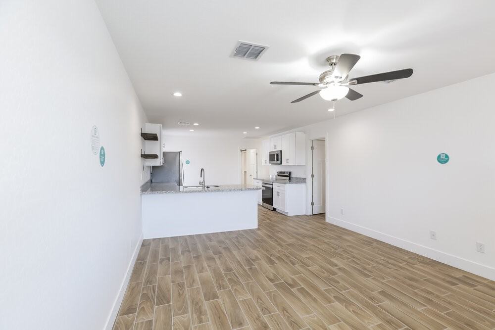 5921 S 13th Ave - Photo 5 of 16