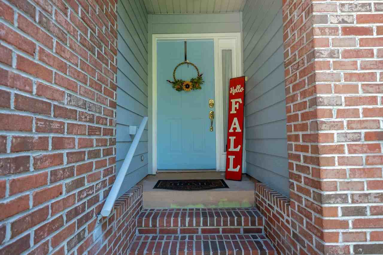 5357 Saint Ives Ln - Photo 4 of 34