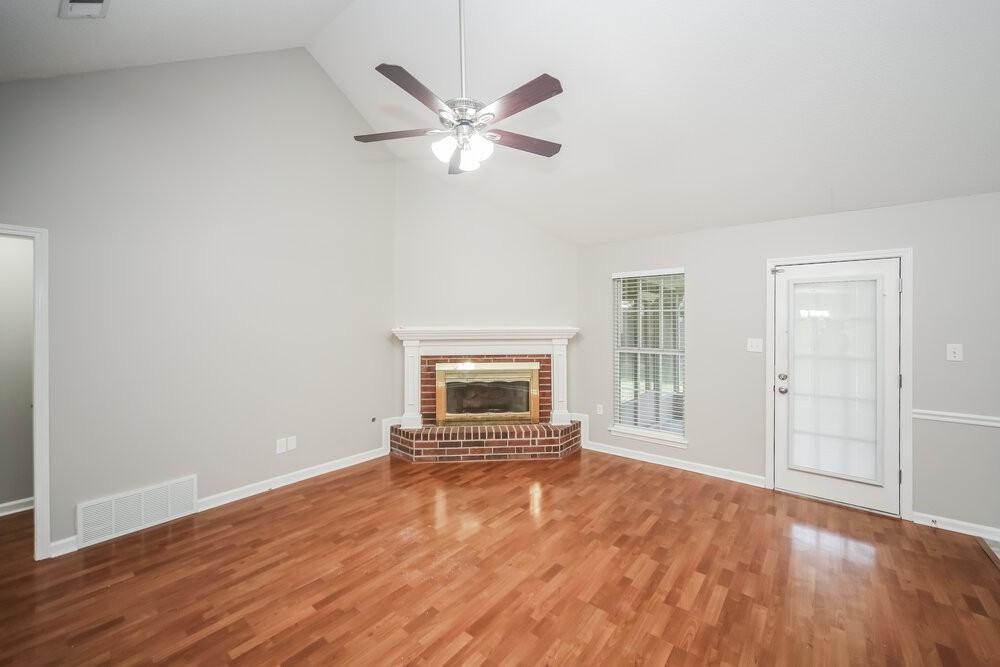 7329 Bridle Ln - Photo 4 of 16