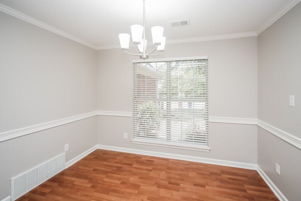 7329 Bridle Ln - Photo 5 of 16