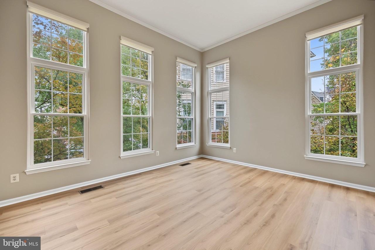 5022 Barbour Dr #B - Photo 5 of 50