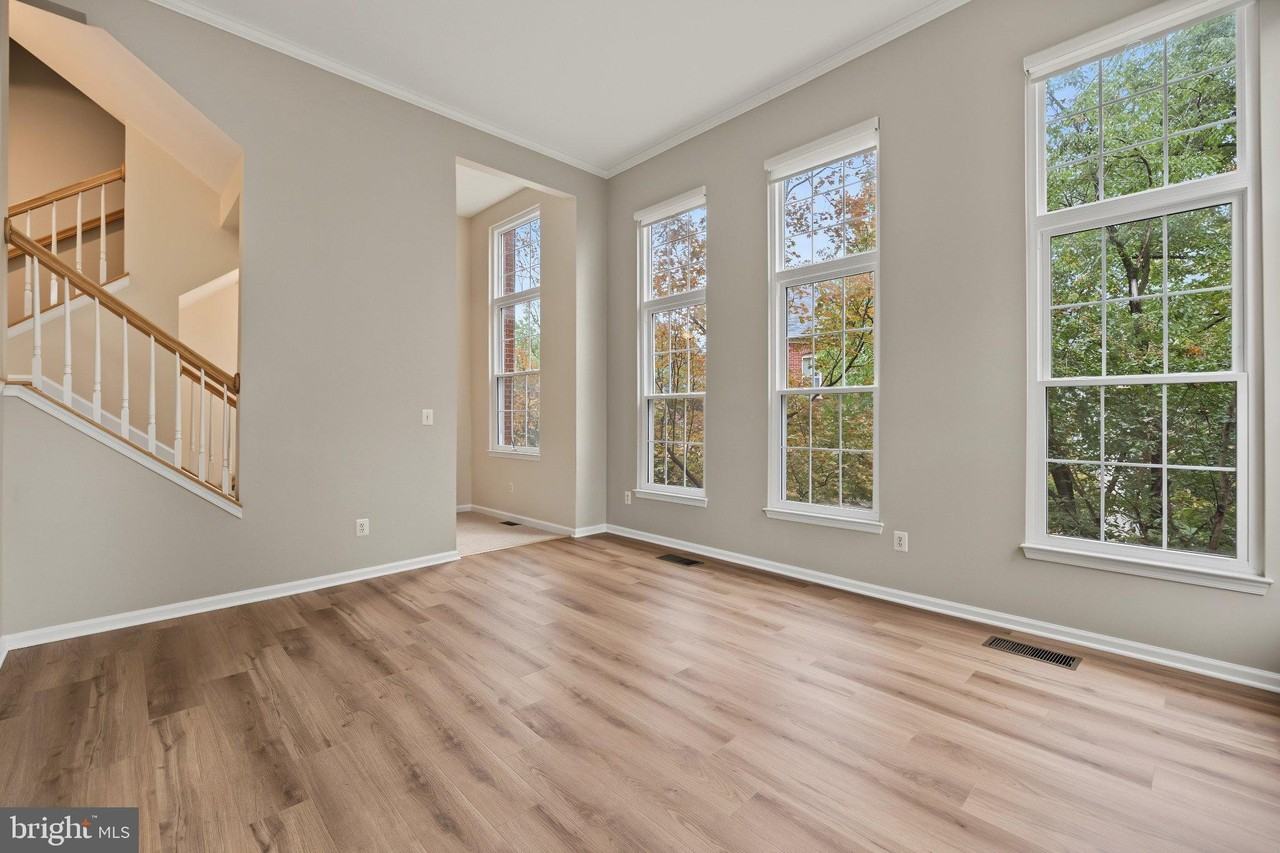 5022 Barbour Dr #B - Photo 7 of 50