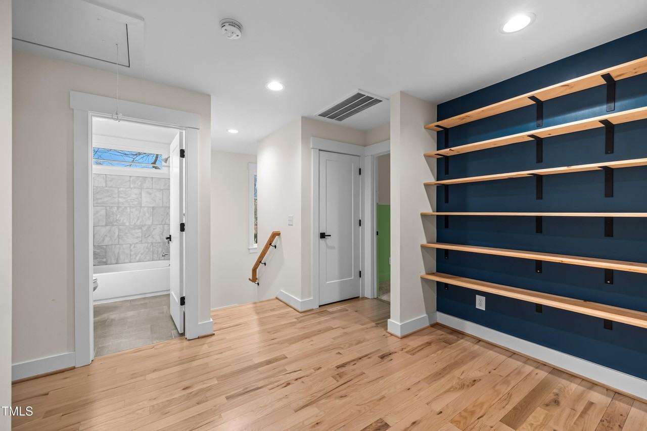 917 S Blount St - Photo 3 of 41