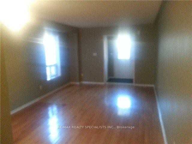 28 Fordwich Boulevard - Photo 2 of 6
