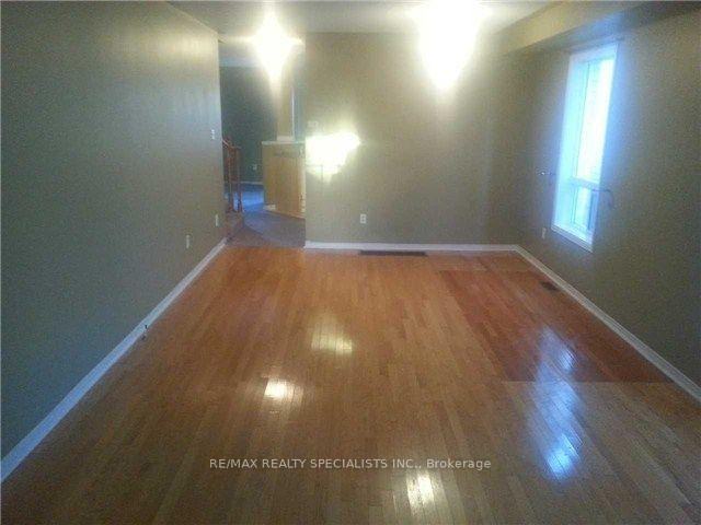 28 Fordwich Boulevard - Photo 4 of 6