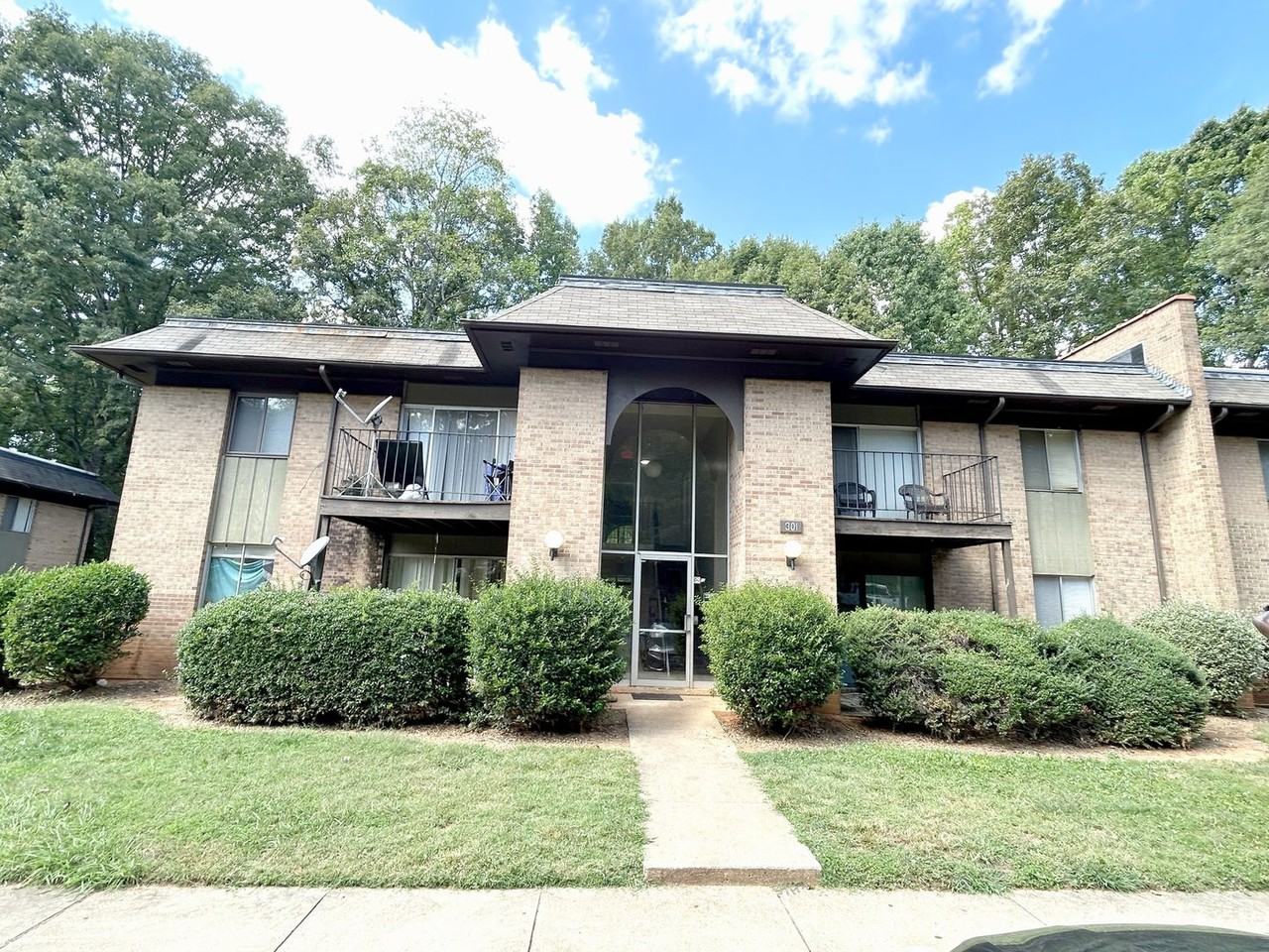 301 Orchard Trace Ln - Photo 2 of 9